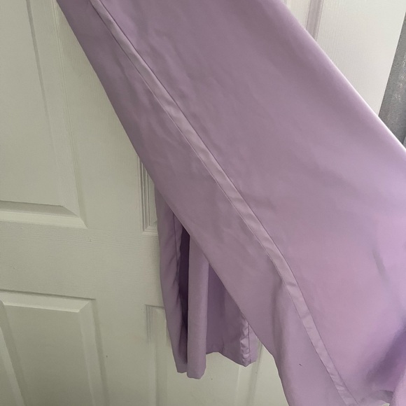 Beautiful Lilac crepe flowing ladies dress pants with satin strip. Size small - Picture 3 of 4